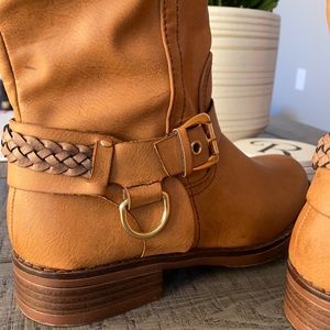 Xoxo boots size 5.5 W. Worn once